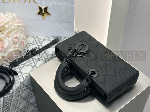 디올 울트라 매트 디조이백 미디움