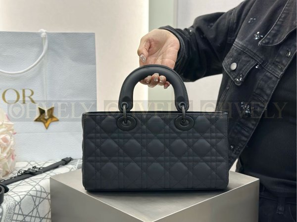 디올 울트라 매트 디조이백 미디움