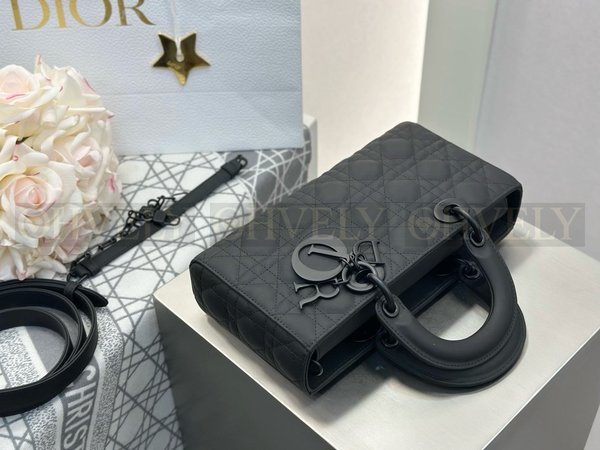 디올 울트라 매트 디조이백 미디움