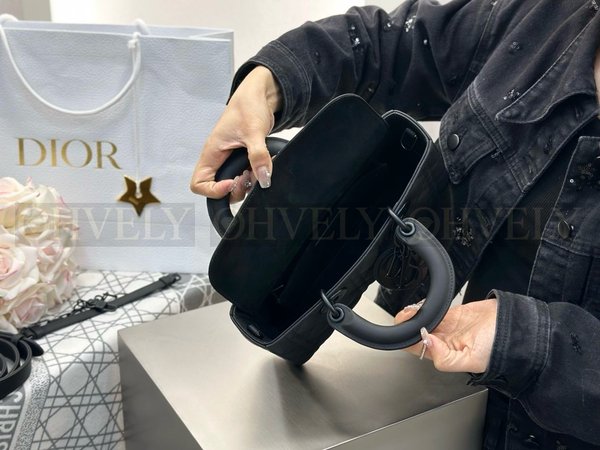 디올 울트라 매트 디조이백 미디움