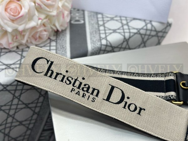 디올 오블리크 자수 스트랩