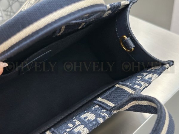 디올 오블리크 북 토트 이스트 웨스트 스트랩백