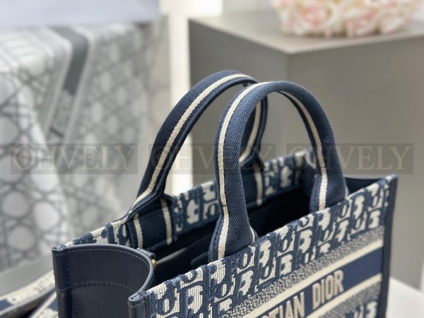 디올 오블리크 북 토트 이스트 웨스트 스트랩백