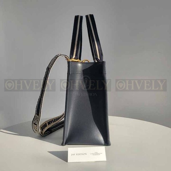 디올 오블리크 북 토트 스트랩백 스몰