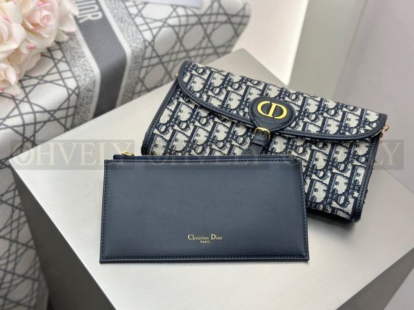 디올 오블리크 바비 이스트웨스트체인 파우치