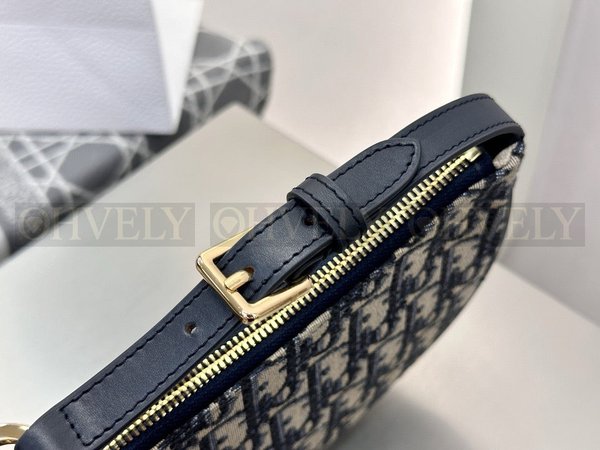 디올 오블리크 CD 라운지 백