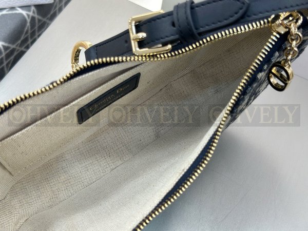 디올 오블리크 CD 라운지 백