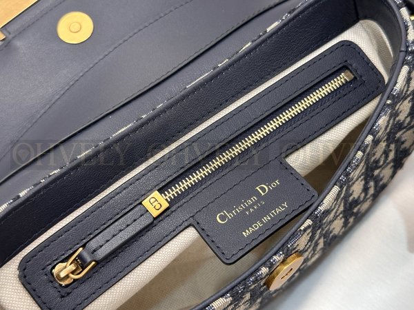 디올 스트릿시크 스몰백