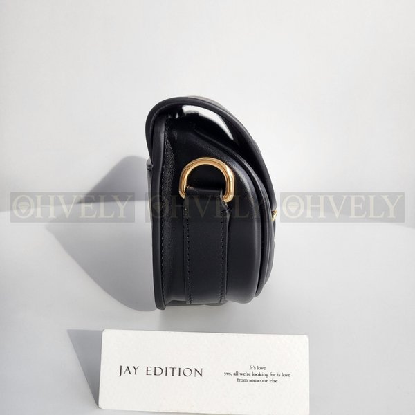 디올 바비백 레더 이스트웨스트