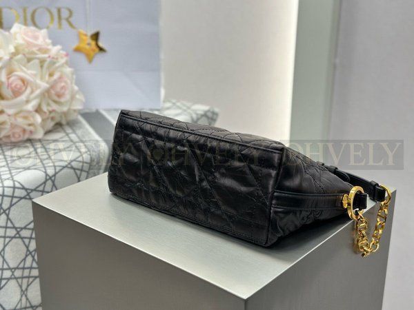 디올 매크로까나쥬 크링클 스타 체인 호보백