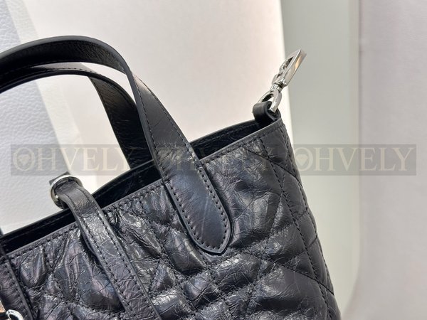 디올 매크로까나쥬 크링클 버티컬 뚜주흐백 스몰