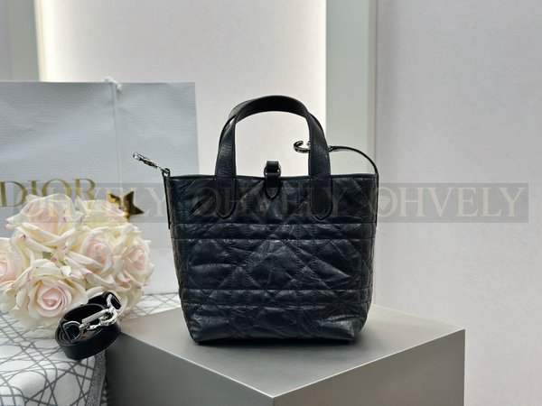 디올 매크로까나쥬 크링클 버티컬 뚜주흐백 스몰