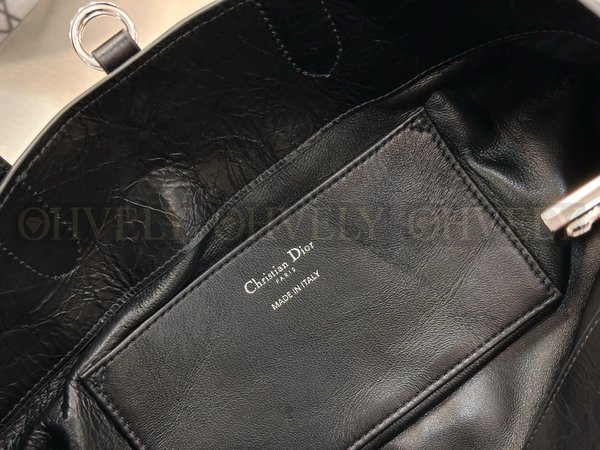 디올 매크로까나쥬 크링클 버티컬 뚜주흐백 미디움