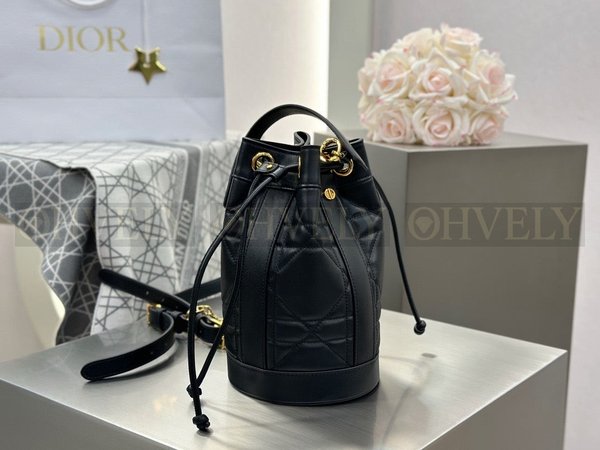 디올 매크로까나쥬 카로 스몰 백팩