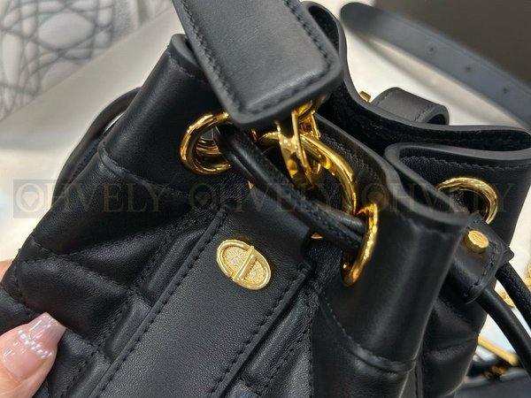 디올 매크로까나쥬 카로 스몰 백팩