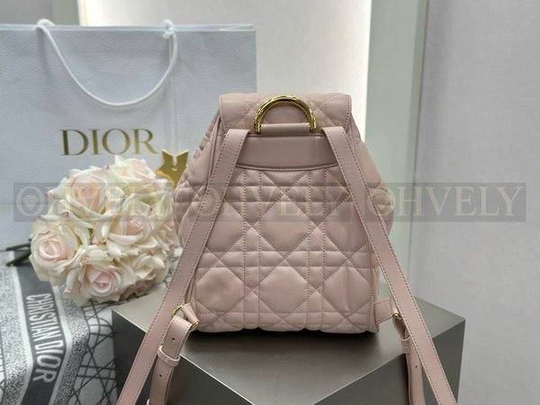 디올 매크로까나쥬 카로 백팩 미디움