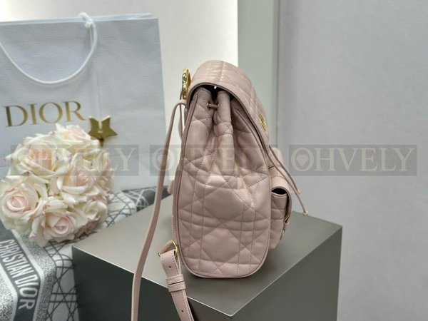 디올 매크로까나쥬 카로 백팩 미디움