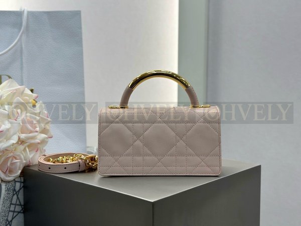 디올 매크로까나쥬 앙주백