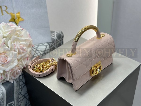 디올 매크로까나쥬 앙주백