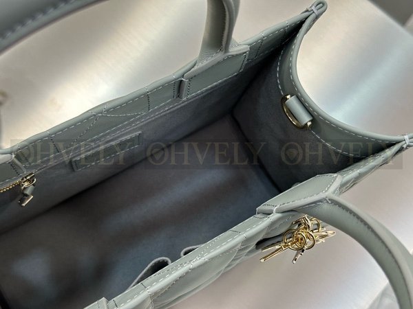 디올 매크로까나쥬 북 토트백 스몰