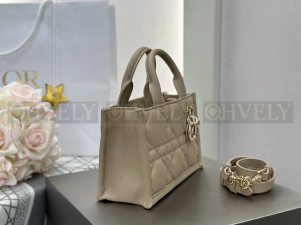 디올 매크로까나쥬 북 토트백 미니