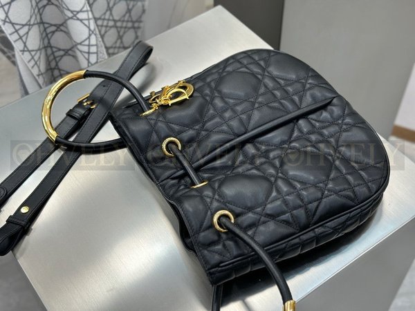 디올 매크로까나쥬 노리타 숄더백 미디움