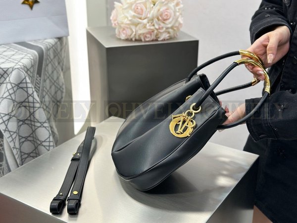 디올 레더 노리타 숄더백 미디움