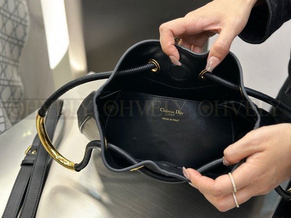 디올 레더 노리타 숄더백 미디움