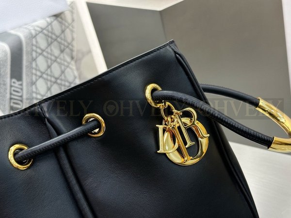 디올 레더 노리타 숄더백 미디움