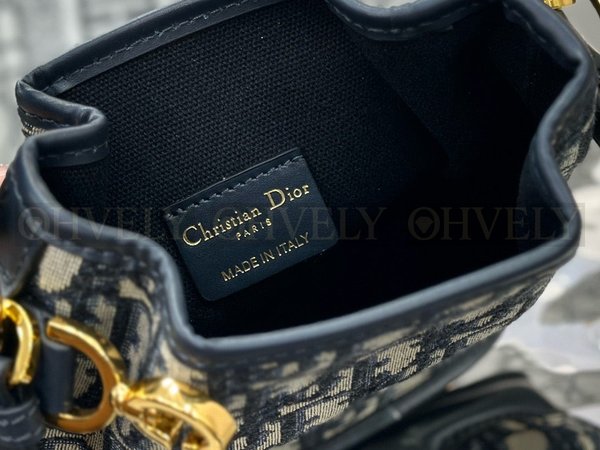 디올 C'est 오블리크 버킷백 스몰