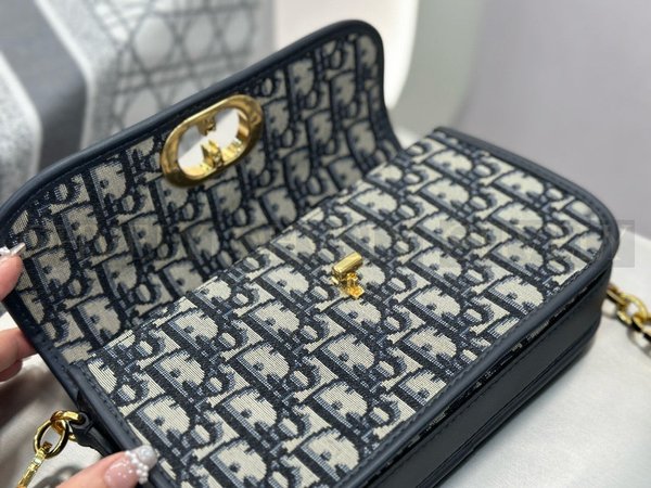 디올 30몽테인 에비뉴