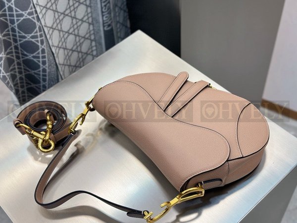 디올 새들 스트랩백 그레인 미디움