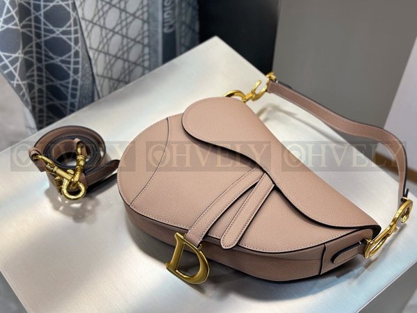 디올 새들 스트랩백 그레인 미디움