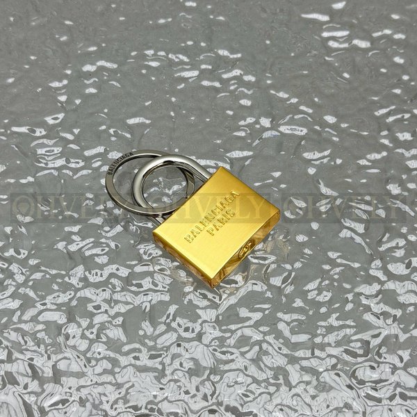 발렌시아가 골드 락 키링