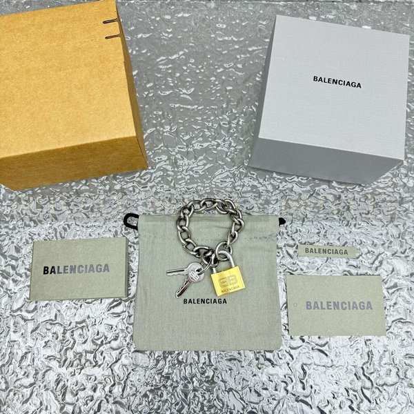 발렌시아가 락 키체인 네크리스