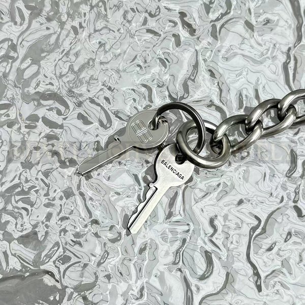 발렌시아가 락 키체인 네크리스