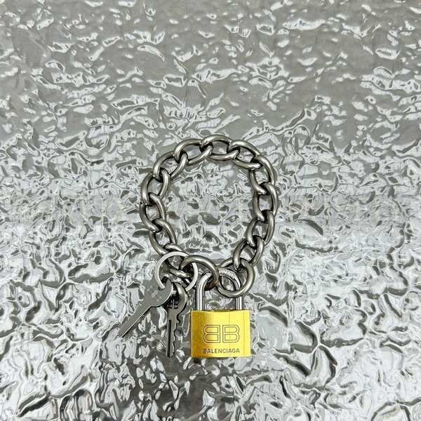 발렌시아가 락 키체인 네크리스