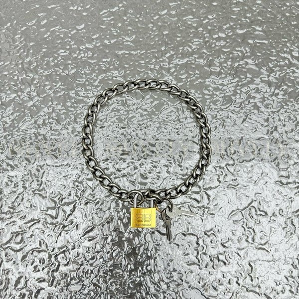 발렌시아가 락 키체인 브레이슬릿