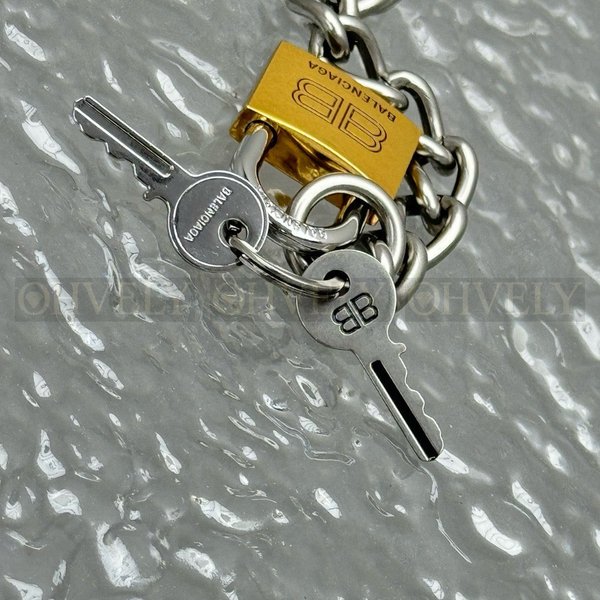 발렌시아가 락 키체인 브레이슬릿