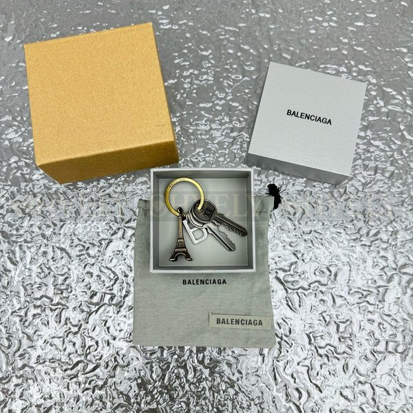발렌시아가 르 시티 에펠 키링