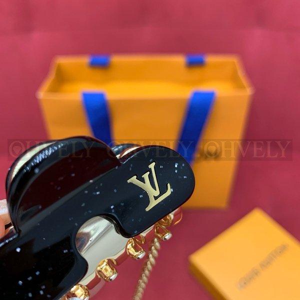 루이비통 헤어 클립 백 참 1