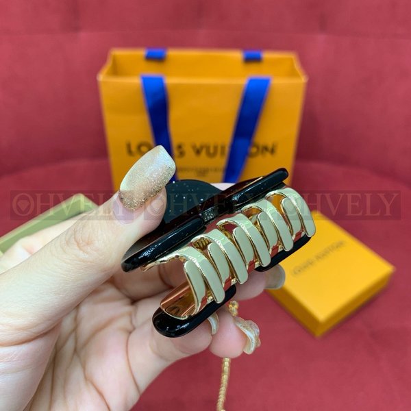 루이비통 헤어 클립 백 참 1