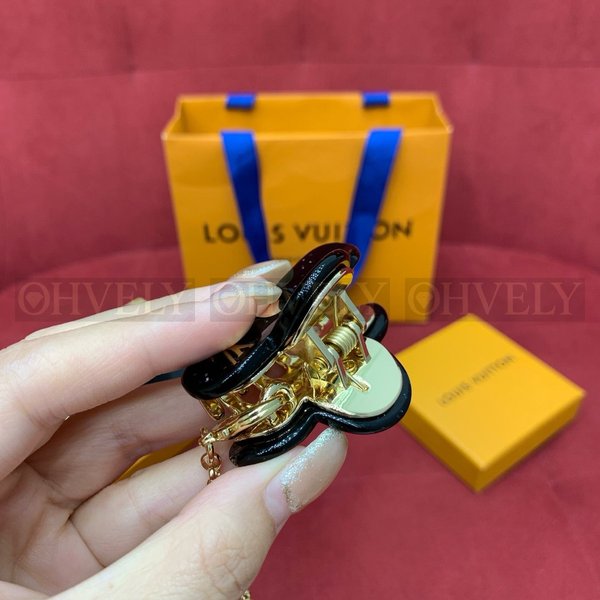 루이비통 헤어 클립 백 참 1