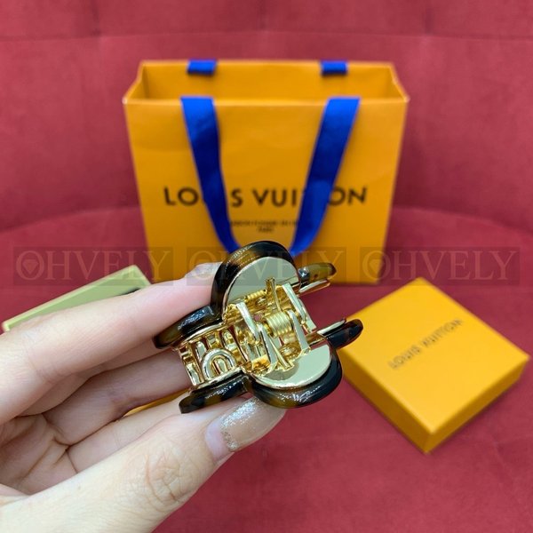 루이비통 헤어 클립 백 참 2