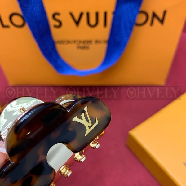 루이비통 헤어 클립 백 참 2