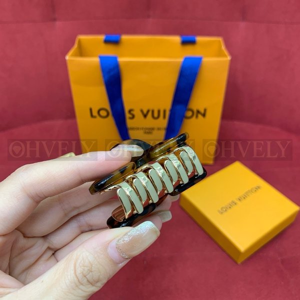 루이비통 헤어 클립 백 참 2