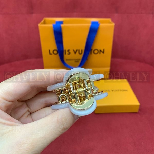 루이비통 헤어 클립 백 참 3