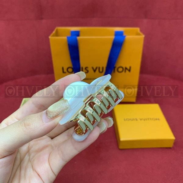 루이비통 헤어 클립 백 참 3