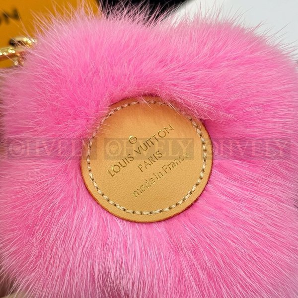 루이비통 비비안 퍼 키링