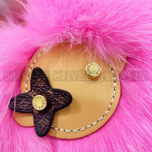 루이비통 비비안 퍼 키링